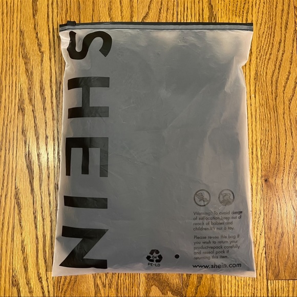 Black Guipure Lace Insert Top - Picture 12 of 13